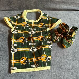 Handmade Gender Neutral Packers Bib and Booties
